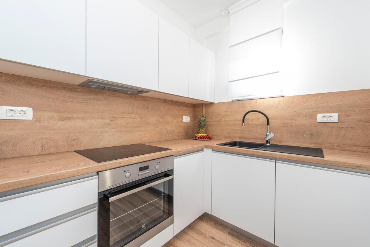 Luxury Apartments - La Vir 5& 6 Εξωτερικό φωτογραφία