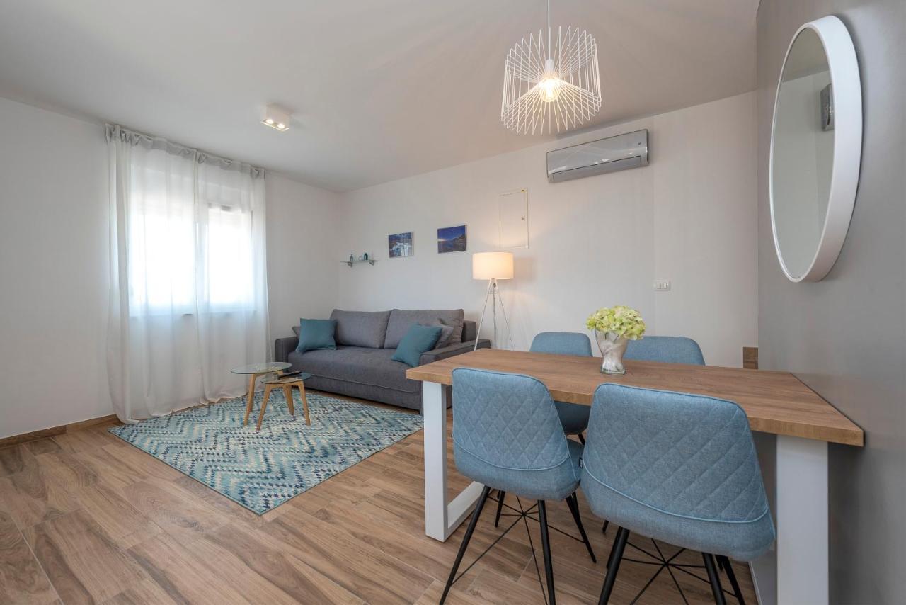 Luxury Apartments - La Vir 5& 6 Εξωτερικό φωτογραφία