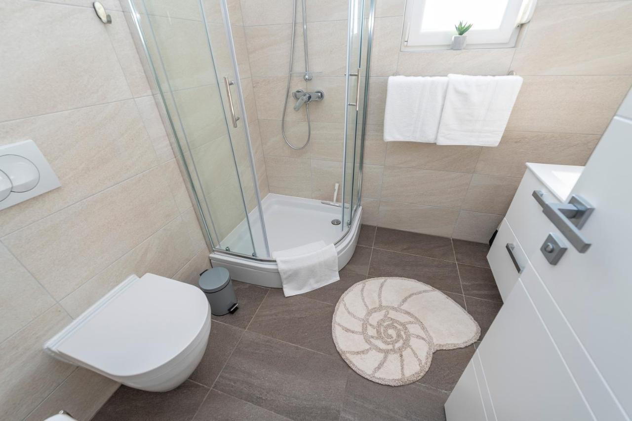 Luxury Apartments - La Vir 5& 6 Εξωτερικό φωτογραφία