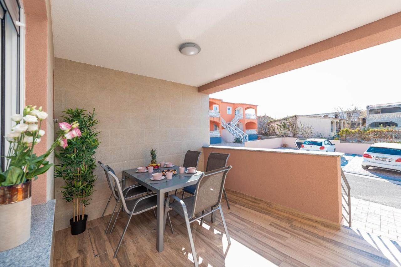 Luxury Apartments - La Vir 5& 6 Εξωτερικό φωτογραφία