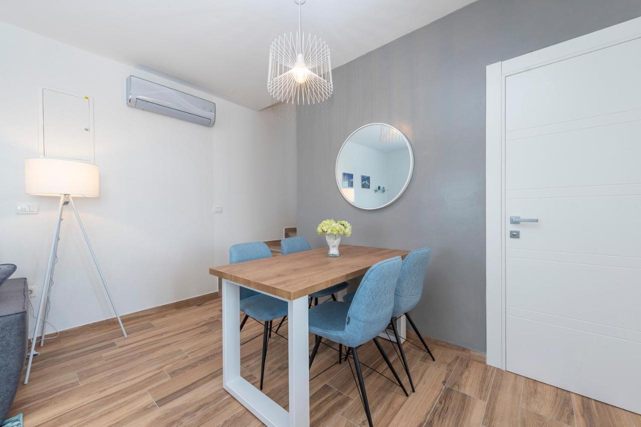 Luxury Apartments - La Vir 5& 6 Εξωτερικό φωτογραφία