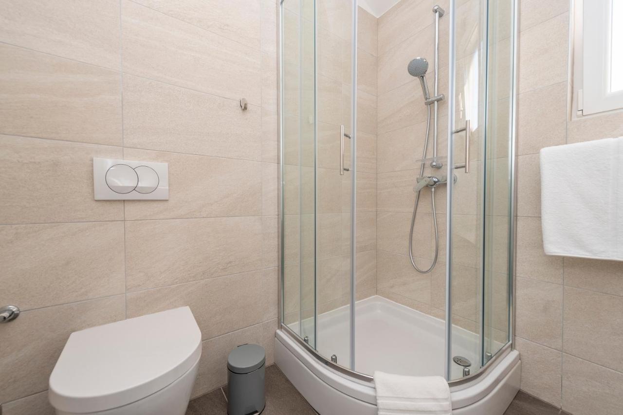 Luxury Apartments - La Vir 5& 6 Εξωτερικό φωτογραφία
